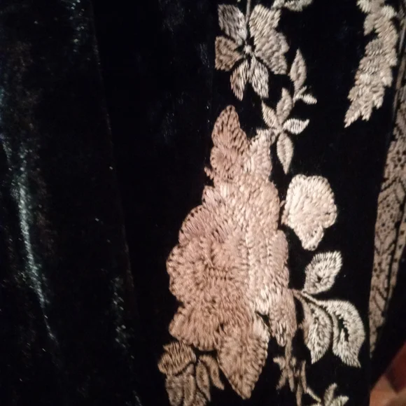 ANDREE BY UNIT Black and Gray Button Down - Picture 4 of 8